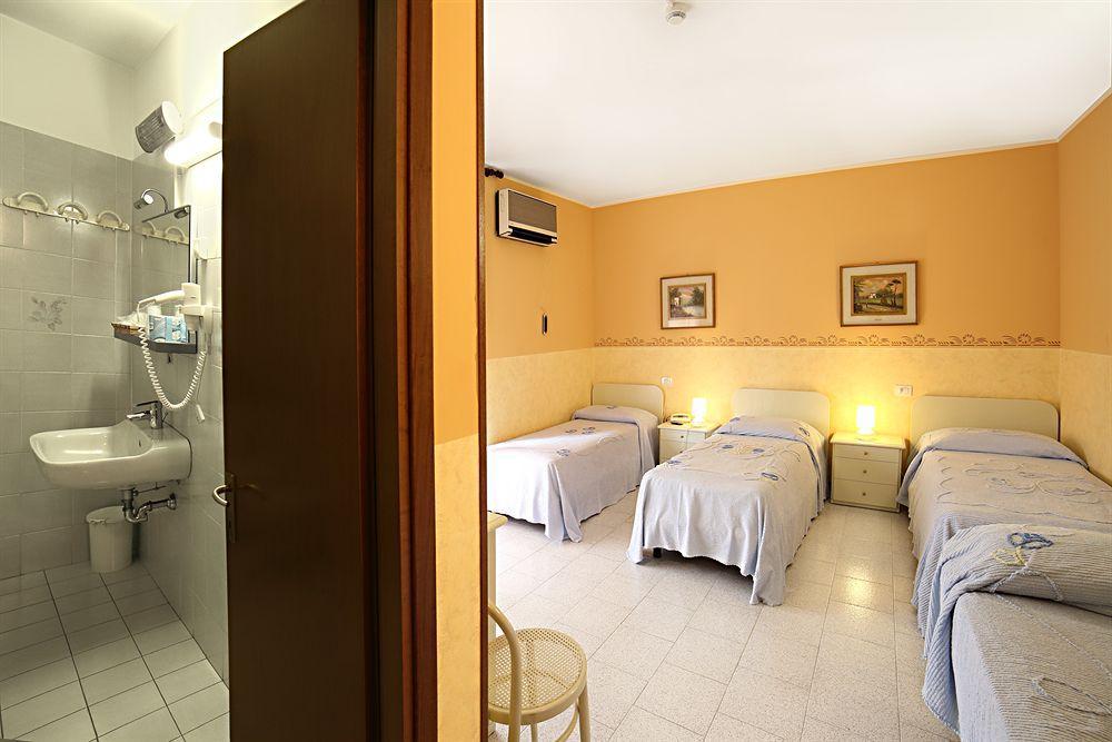 Aquamaris Hotel Sala Baganza Kültér fotó