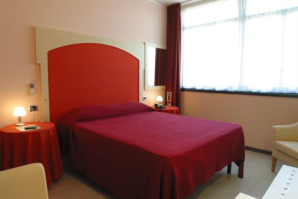 Aquamaris Hotel Sala Baganza Kültér fotó